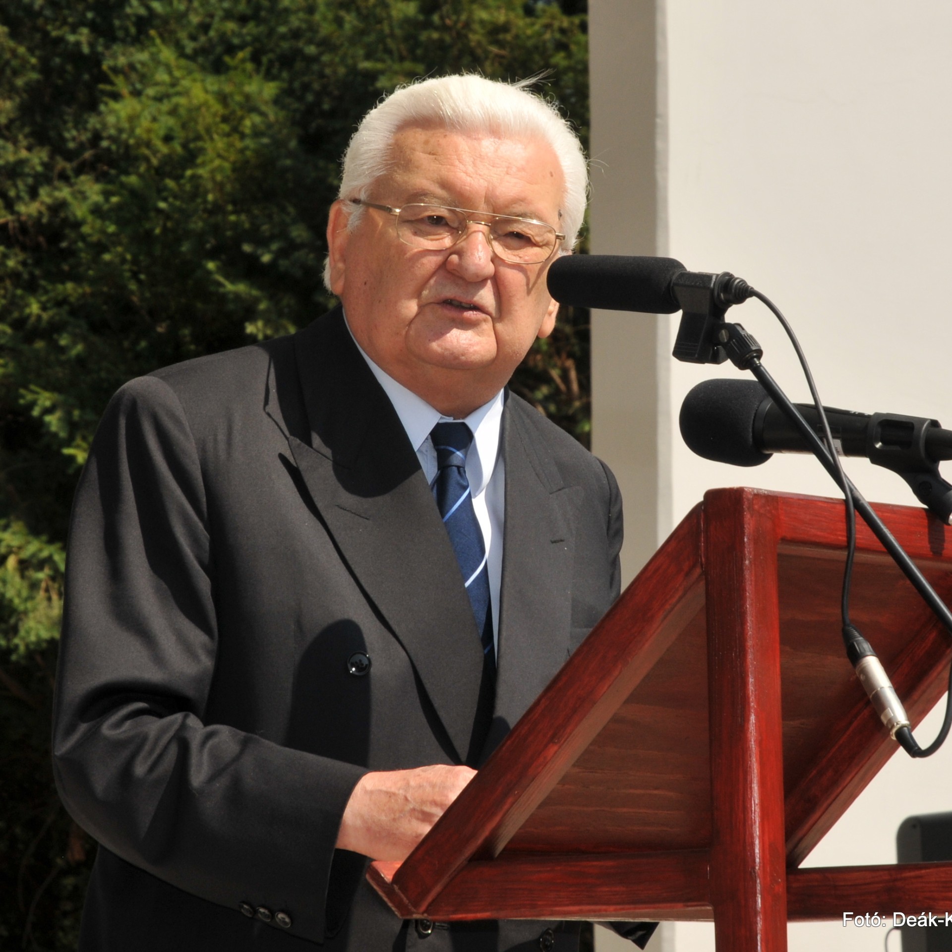 2011