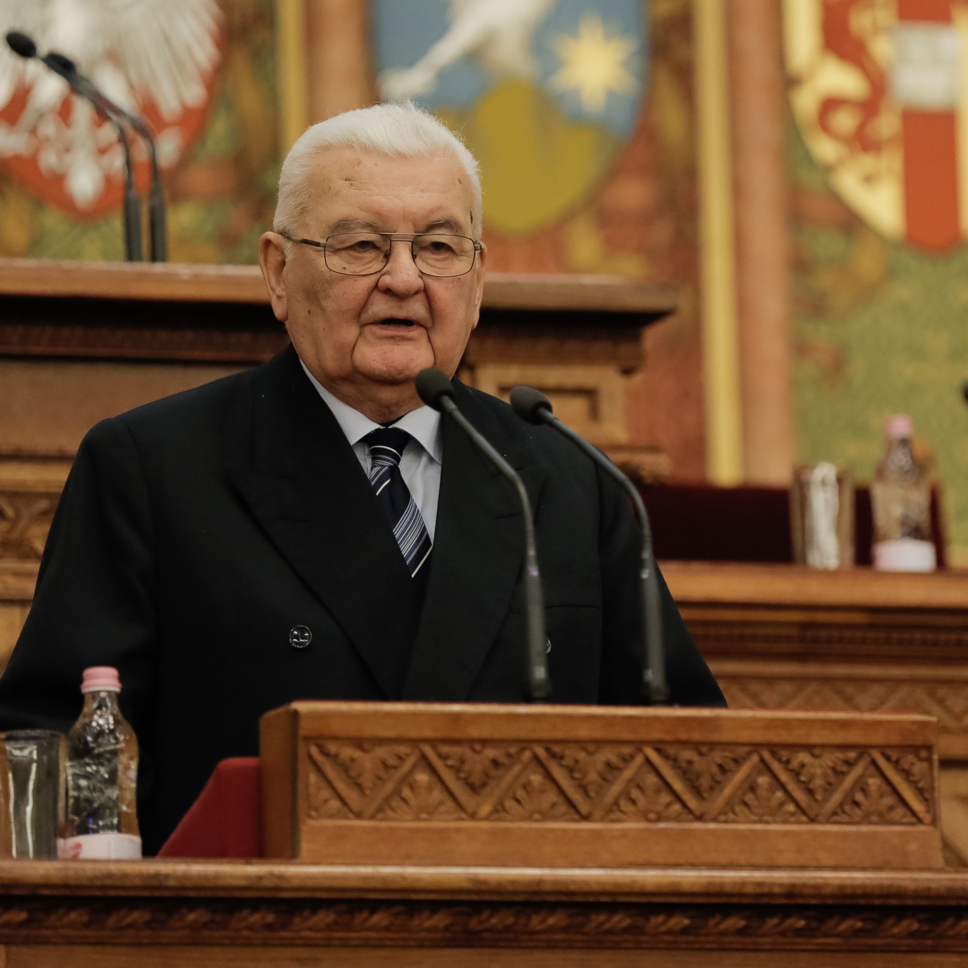 2016