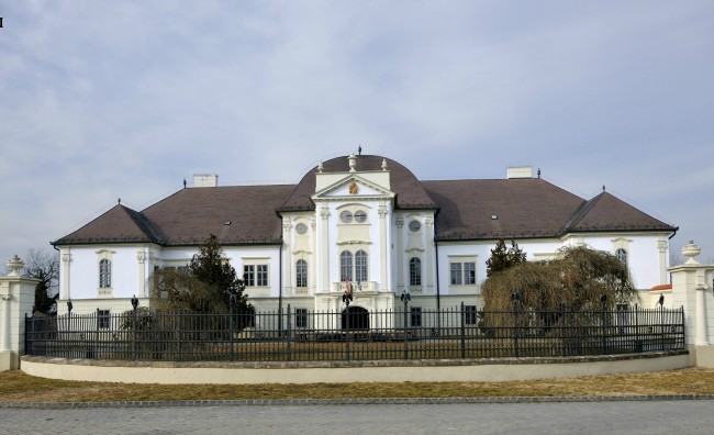 Szécsény, Forgách-kastély és a ferences kolostor