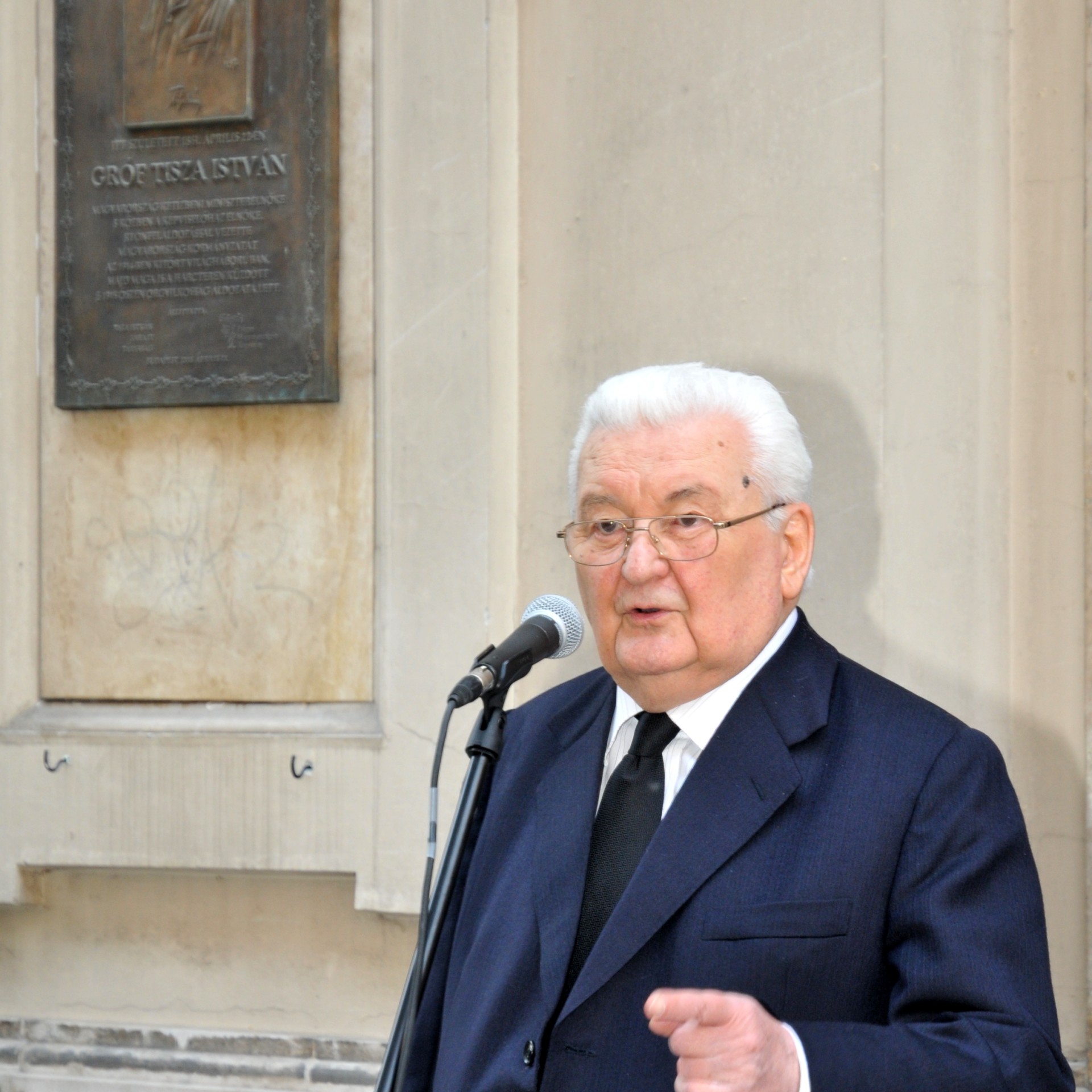 2011